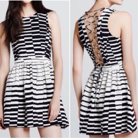 Parker Black & White Geometric Print Lace Up Back Silk Dress Size XS NWT - Picture 1 of 5
